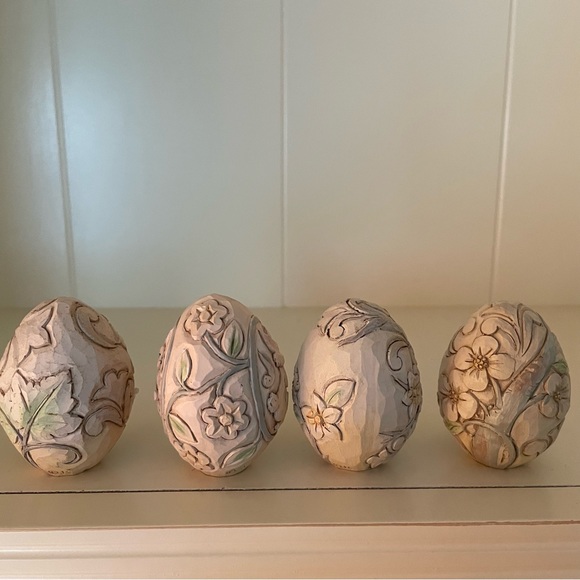 Jim Shore “Follow Your Path” White Woodland Easter Basket with Eggs - Picture 13 of 16